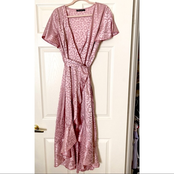 Dresses & Skirts - Pink leopard print silk / jacquard wrap midi dress